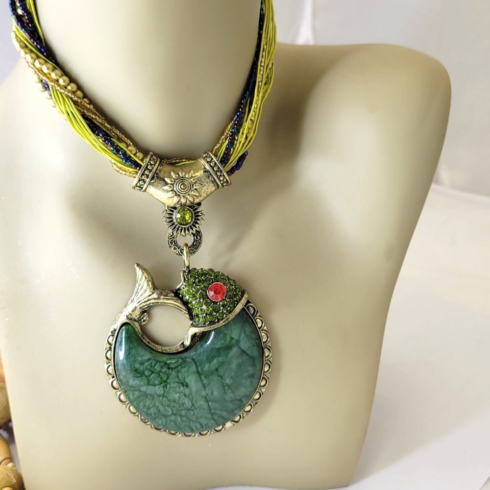 Statement Choker Pendant Necklace Fashion Gemstone Green Fish Pendant